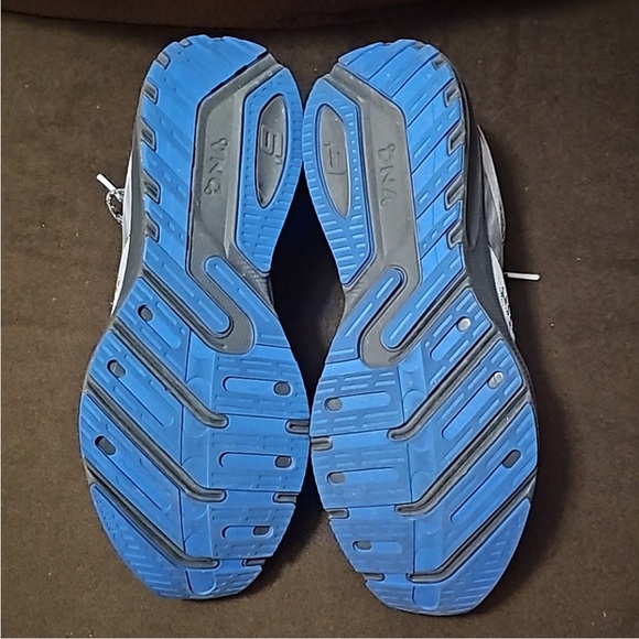 Brooks Launch 9 with Box! - Picture 4 of 5